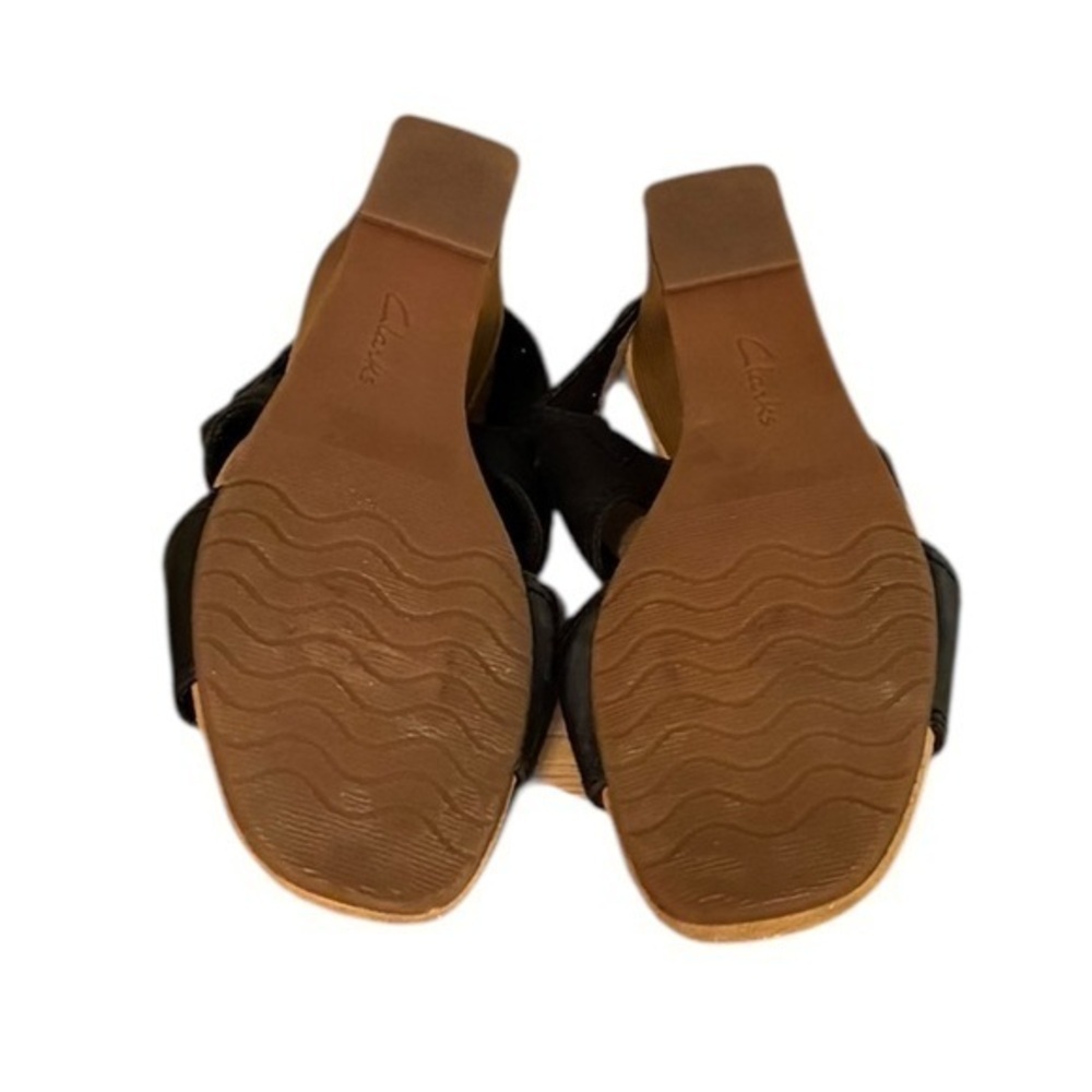 Clarks Kyrra Aster Black Wedge Leather
Sandals Style 15762 - Picture 7 of 7